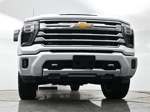 Used 2024 Chevrolet Silverado 2500 High Country w/ High Country Premium Package image 27