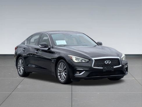 Used 2018 INFINITI Q50 Luxe w/ Essential Package (3.0T Luxe) AWD/4WD image 8