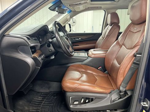 Used 2018 Cadillac Escalade ESV Premium Luxury AWD/4WD image 21