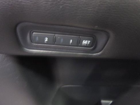 Used 2015 Nissan Pathfinder Platinum w/ Cargo Package image 26