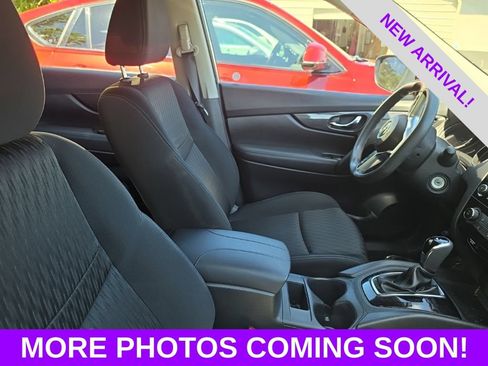 Used 2018 Nissan Rogue S AWD/4WD image 7