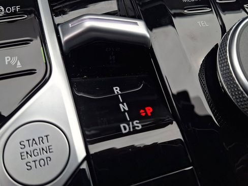 Used 2026 BMW X5 xDrive40i w/ M Sport Package image 16