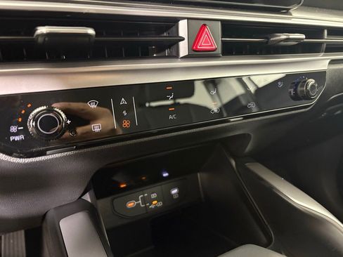 New 2026 Kia Sorento LX image 32