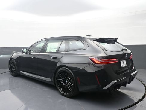 New 2027 BMW M5 Touring AWD/4WD image 5