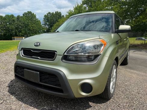 Used 2013 Kia Soul + FWD image 1