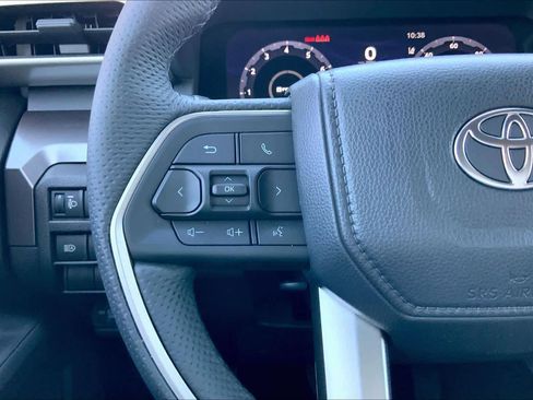 Used 2025 Toyota Tacoma TRD Off-Road image 22