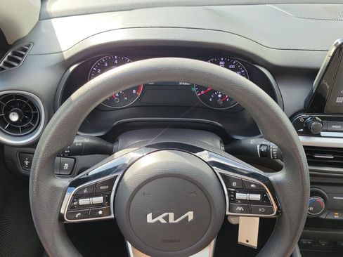 Used 2024 Kia Forte LXS w/ LXS Technology Package FWD image 20