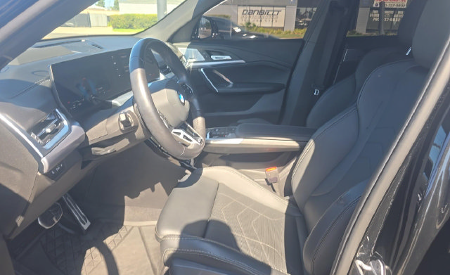 Used 2025 BMW X2 xDrive28i w/ Premium Package AWD/4WD image 5