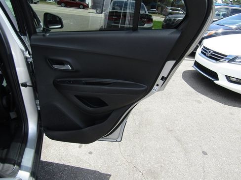 Used 2020 Chevrolet Trax LS w/ Tint and Cruise Package FWD image 21