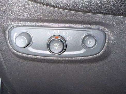 Used 2020 Chevrolet Equinox LT image 28