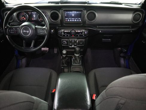 Used 2022 Jeep Gladiator Sport image 15