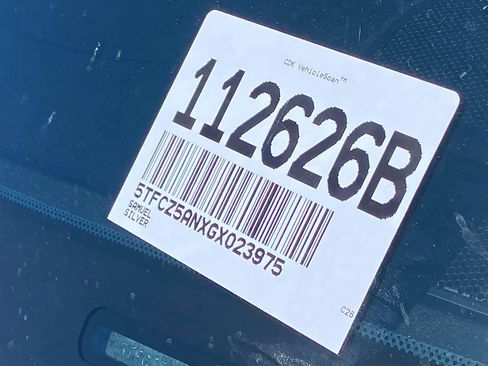 Used 2016 Toyota Tacoma TRD Off-Road w/ Towing Package image 14