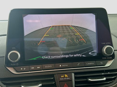 Used 2025 Nissan Altima 2.5 SV FWD image 21