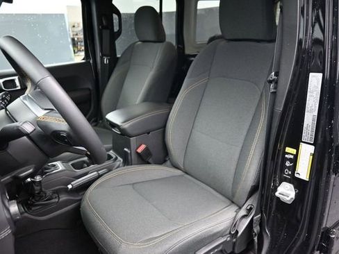 Used 2025 Jeep Wrangler Unlimited Sahara AWD/4WD image 20