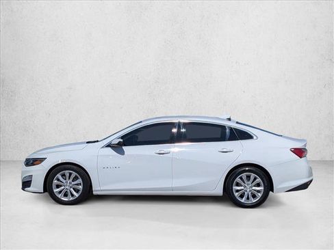 Used 2021 Chevrolet Malibu LT FWD image 9