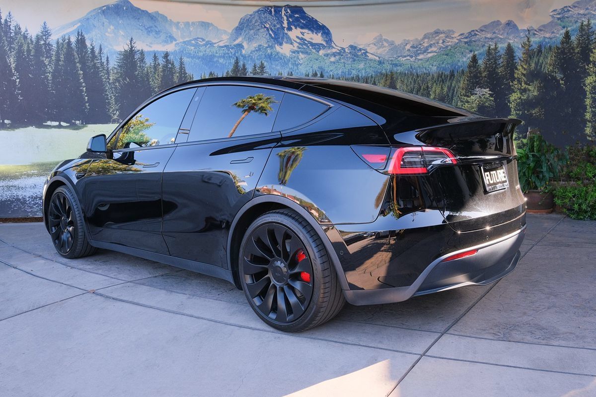 Used 2022 Tesla Model Y Performance AWD/4WD image 4