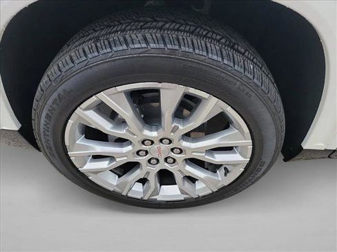 Used 2024 GMC Acadia Denali w/ Super Cruise Package image 9