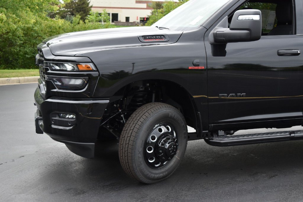 New 2026 RAM 3500 Big Horn AWD/4WD image 12
