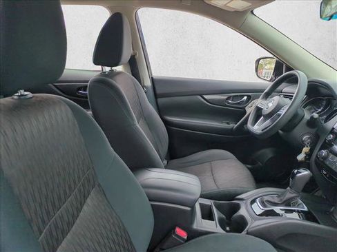 Used 2018 Nissan Rogue S image 21