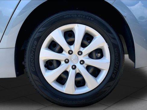 Used 2023 Toyota Corolla LE FWD image 11