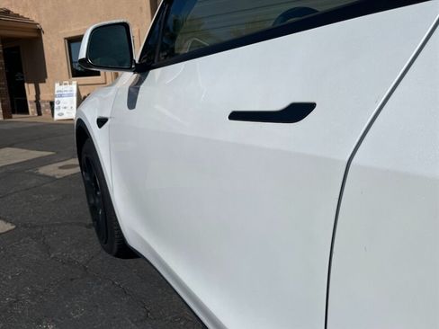 Used 2021 Tesla Model Y Long Range AWD/4WD image 29