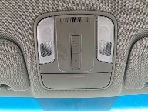 Used 2018 Kia Sedona L image 27