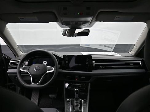 New 2026 Volkswagen Jetta SE image 10