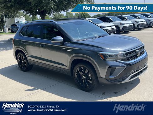 Certified 2023 Volkswagen Taos SE FWD image 1