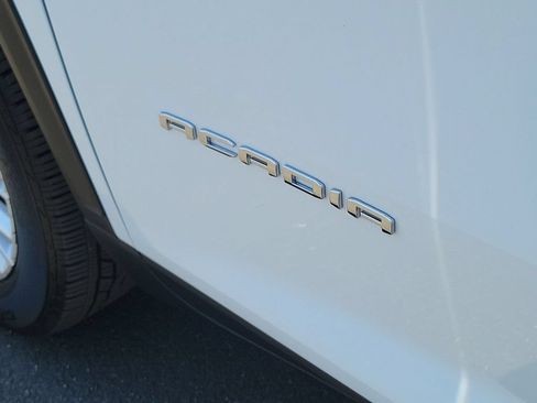 Used 2026 GMC Acadia Elevation w/ Elevation Premium Package FWD image 32