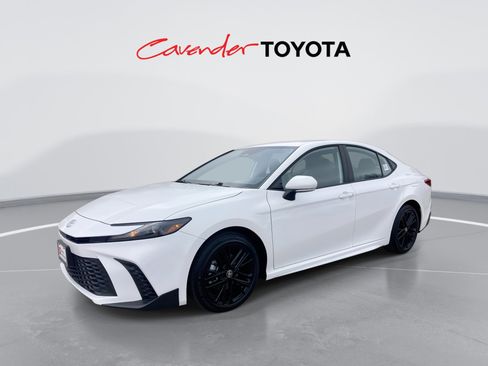 Certified 2026 Toyota Camry SE image 1