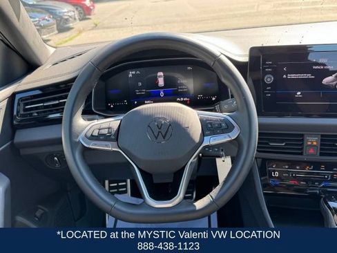 Certified 2025 Volkswagen Jetta Sport FWD image 17