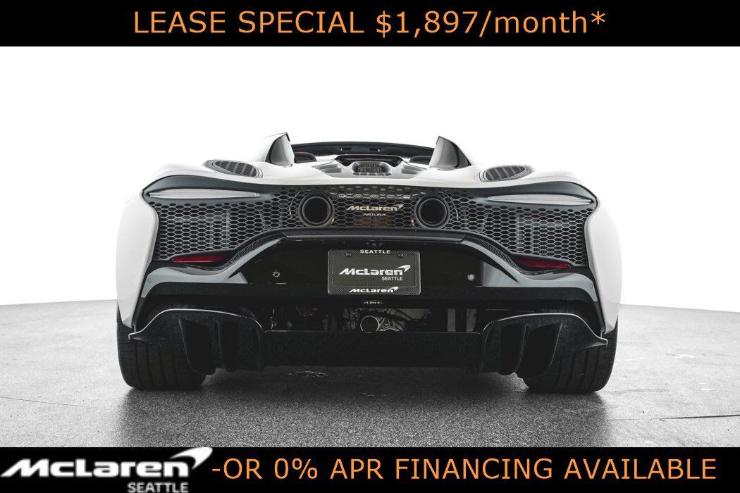 Used 2025 McLaren Artura Spider RWD image 41