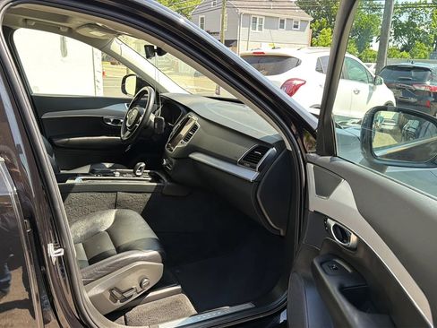 Used 2023 Volvo XC90 B5 Core AWD/4WD image 24