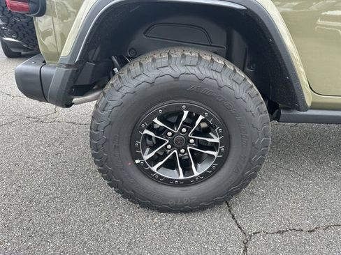 New 2025 Jeep Wrangler Rubicon w/ XTREMEE 35" Tire Package image 17