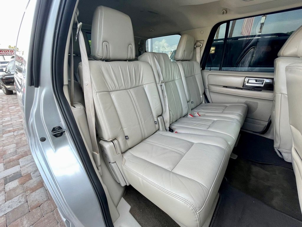 Used 2015 Lincoln Navigator 2WD image 37