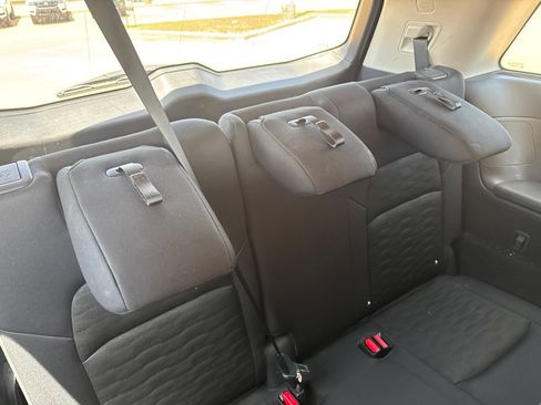 Certified 2025 Nissan Pathfinder SV FWD image 32
