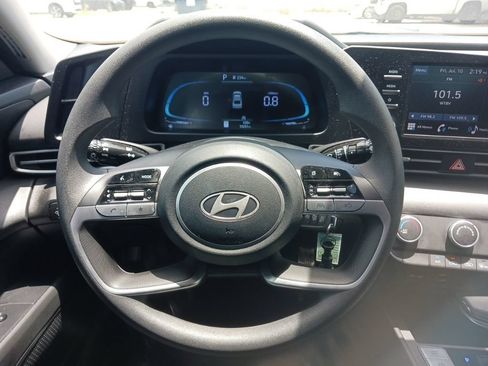 Used 2025 Hyundai Elantra SE FWD image 22