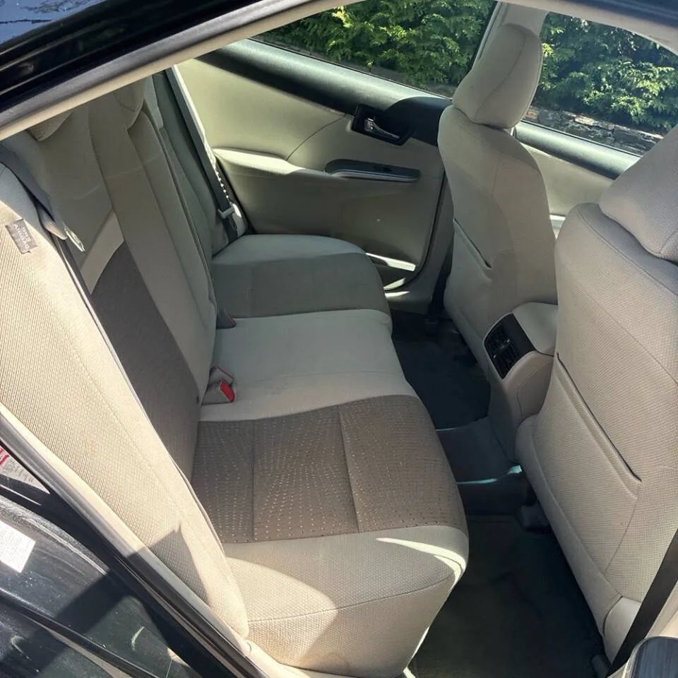 Used 2012 Toyota Camry XLE w/ Convenience Pkg FWD image 12
