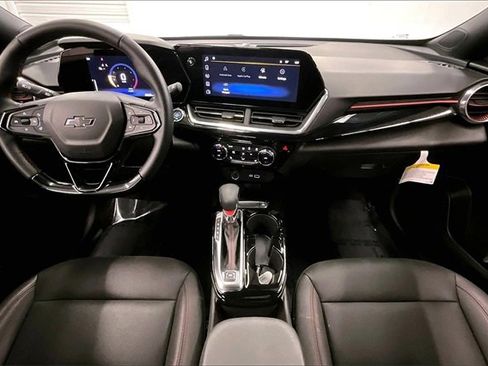 Used 2025 Chevrolet Trax RS w/ Driver Confidence Package image 15