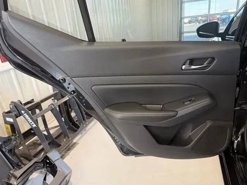 Used 2025 Nissan Altima 2.5 SV image 12