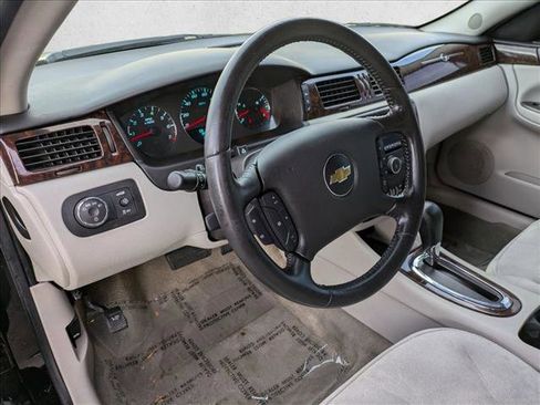 Used 2013 Chevrolet Impala LT w/ LT Sunroof Package image 10