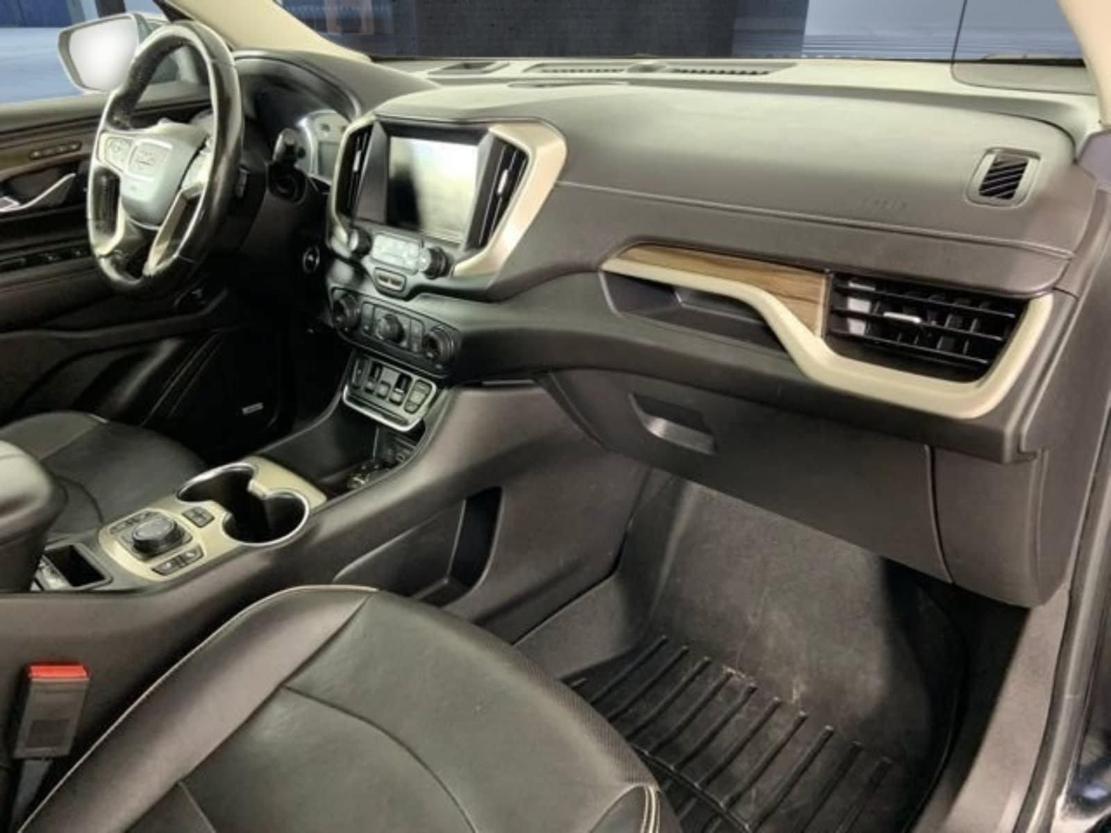 Used 2018 GMC Terrain Denali w/ Advanced Safety Package AWD/4WD image 16