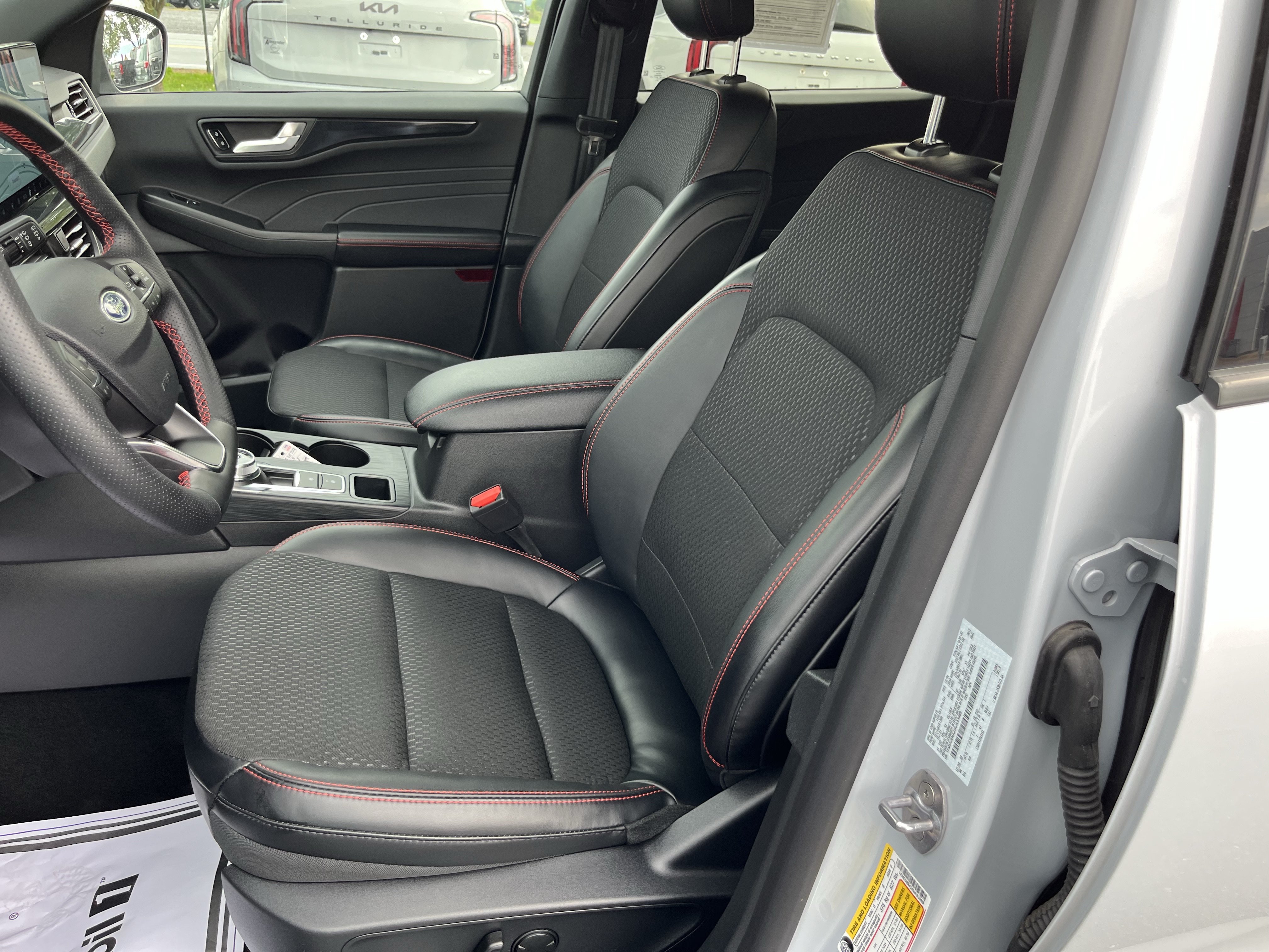 Used 2025 Ford Escape ST-Line Select w/ Tech Pack #2 AWD/4WD image 18
