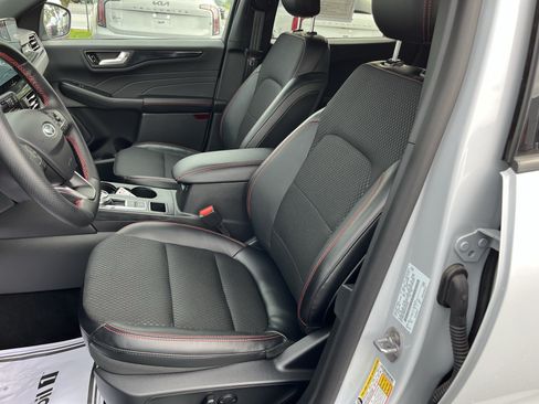 Used 2025 Ford Escape ST-Line Select w/ Tech Pack #2 AWD/4WD image 18