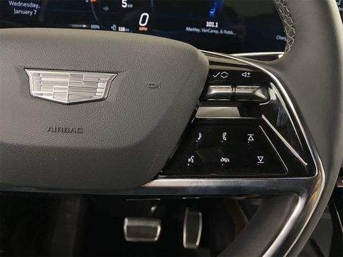 Used 2026 Cadillac Vistiq Sport image 22