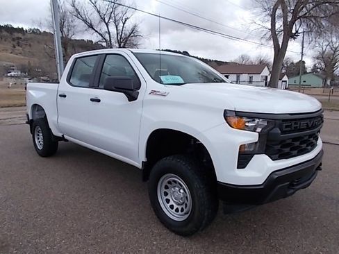 Used 2024 Chevrolet Silverado 1500 W/T w/ Z71 Off-Road Package image 3