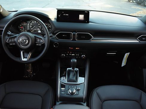 New 2025 MAZDA CX-5 Signature image 29