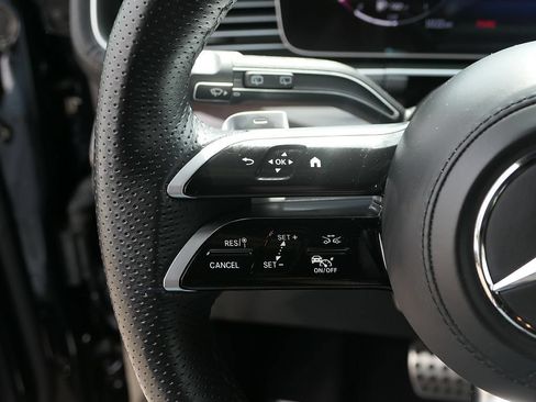 Used 2025 Mercedes-Benz GLS 450 4MATIC image 13