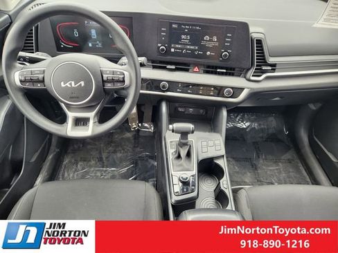 Used 2024 Kia Sportage LX image 27