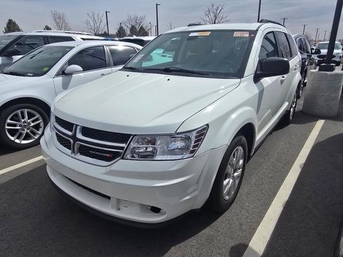 Used 2020 Dodge Journey SE image 1